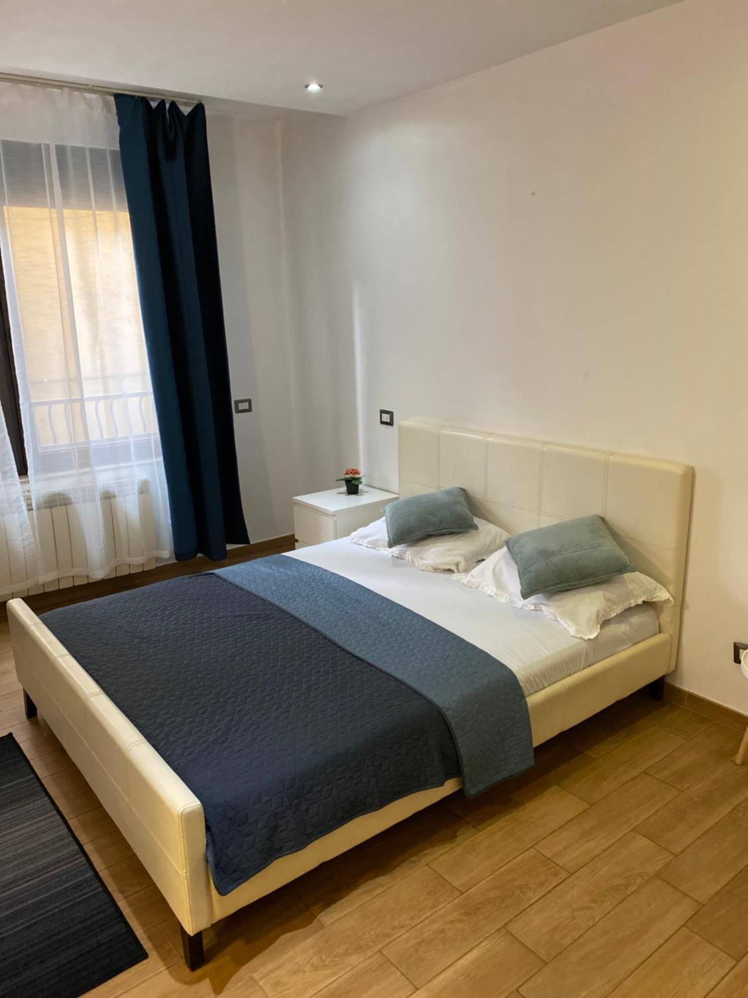 Royal Suite Unirii-2 Bdr Apartment Bucarest Extérieur photo