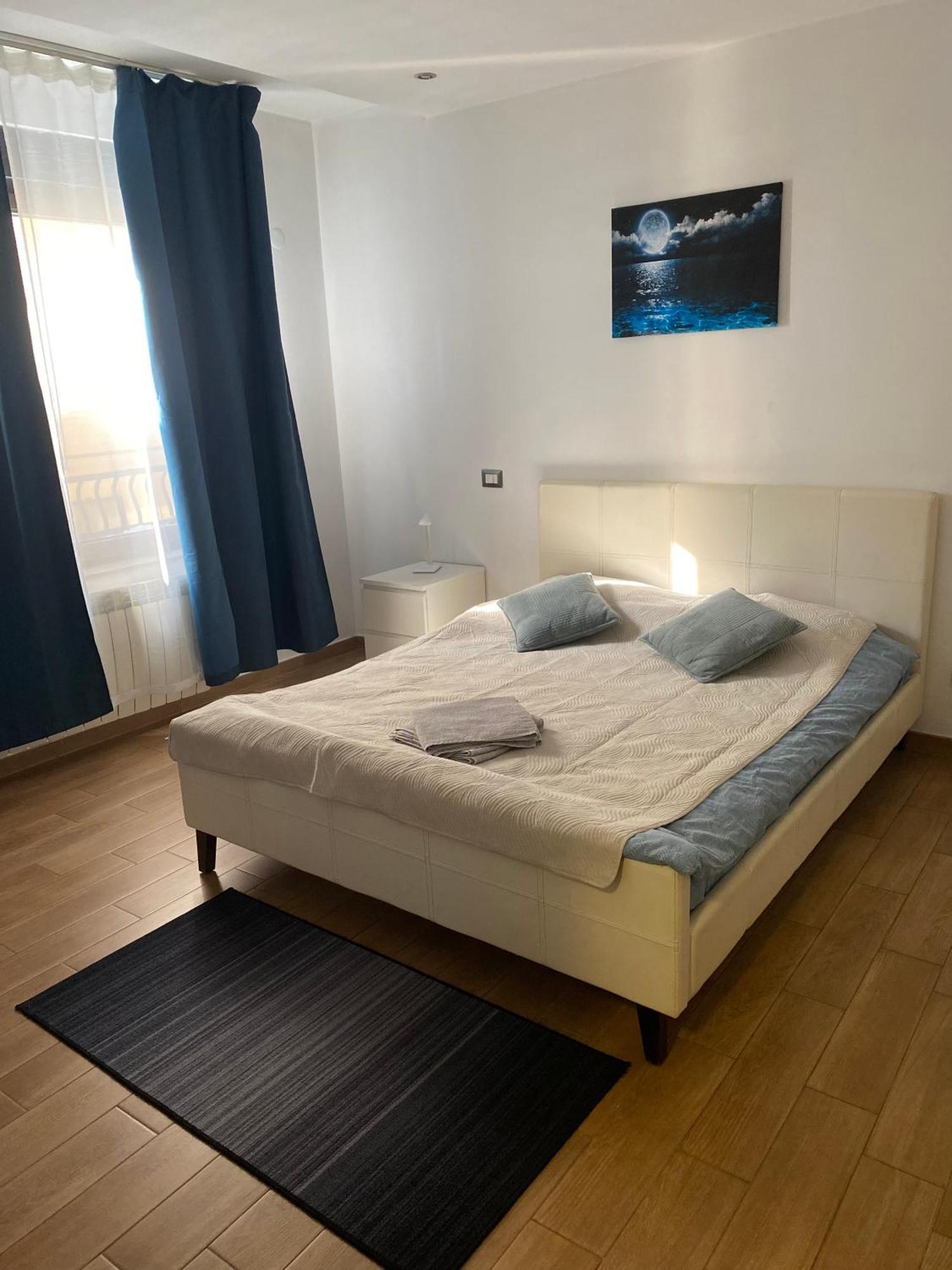 Royal Suite Unirii-2 Bdr Apartment Bucarest Extérieur photo